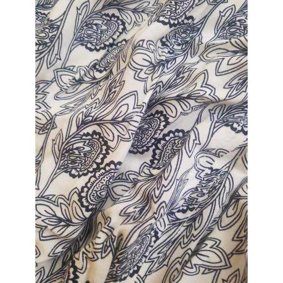 Umgee oversized keyhole tunic - Picture 2 of 4